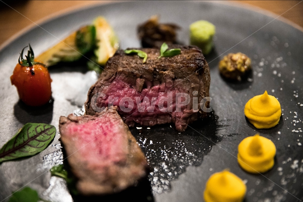 스테이크,steak,한우,접시,음식,심야식당,감성식당,table,다이닝바,닷찌석,다찌석,다찌,dining,diningbar,nightrestaurant,dinnngtable,골목길식당,홍대레스토랑,홍대심야식당,홍대감성식당,홍대다이닝바,홍대술집,감성술집,마포심야식당,심야술집,심야감성,심야감성술집,음식,식재료,요리,food,cook,meal,dishes,food reserves,육류,고기,meat,양식,서양음식,서양요리,western food,western dishes,western meal,western cook