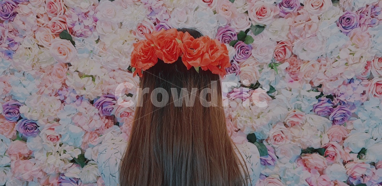 꽃,조화,화관,뒷모습,꽃배경,사람,인물,인간,human,person,여성,여자,woman,female,lady