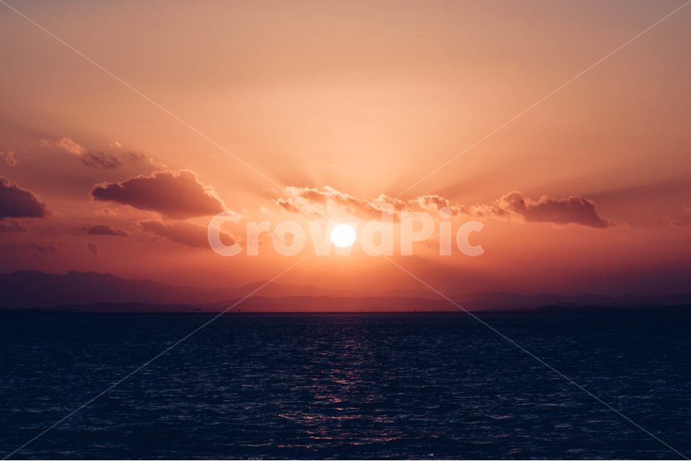 노을,저녁,초저녁,붉은노을,붉다,낙조,Sunset,sundown,일몰,구름,해,햇빛,sun,자연,풍경,nature,landscape,감성,sensible,feeling,색깔,색상,색채,색감,color sense,color sensitivity,feeling of color,outdoors,옥외,sunlight,sky,하늘