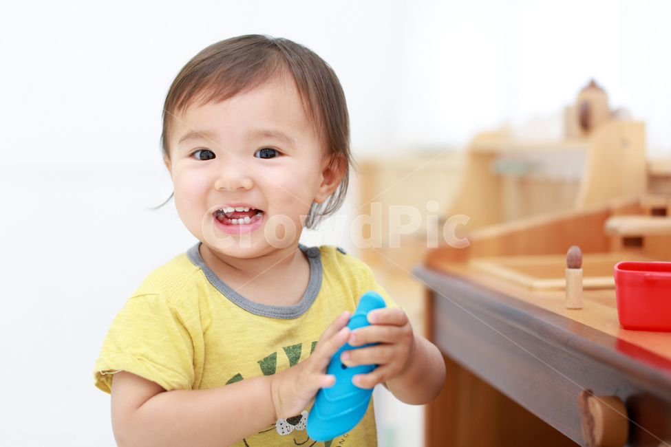 아기,키즈카페,베이비카페,놀이방,주방놀이,baby,소꿉놀이,장난감놀이,사람,인물,인간,human,person,얼굴표정,facial expression,face,어린이,어린아이,child,children,kid,감정표현,기분,feeling,emotion