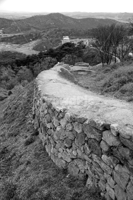 독산성,세마대지,오산,삼국시대,권율장군,성곽,사적제140호,성곽길,흑백