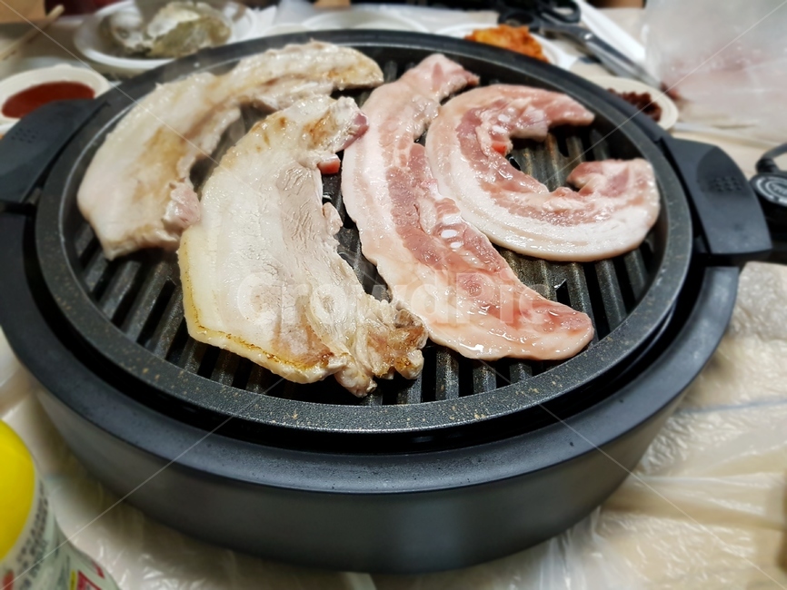 고기,삼겹살,돼지,요리,캠핑,음식,음식,식재료,요리,food,cook,meal,dishes,food reserves,육류,고기,meat,한식,한국음식,한국요리,korean food,korean dishes,korean meal,korean cook
