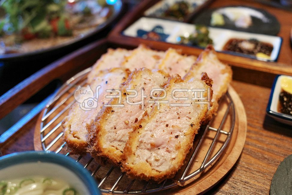 Tonkatsu,meal,Pork cutlets,pork cutlet,Sirloin pork cutlet,food