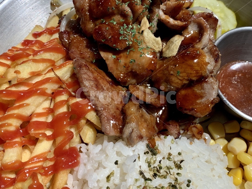 asian,background,barbecue,closeup,cooked,cooking,cuisine,delicious,dinner,dish,eat,food,frenchfries,friedfood,grilled,hot,lunch,meal,meat,plate,pork,red,rice,roasted,sauce,steak,tasty,traditional,음식,요리,식사,소고기,스테이크,큐브스테이크,밥,감자튀김,마늘,돼지고기,고기,접사,음식,식재료,요리,food,cook,meal,dishes,food reserves