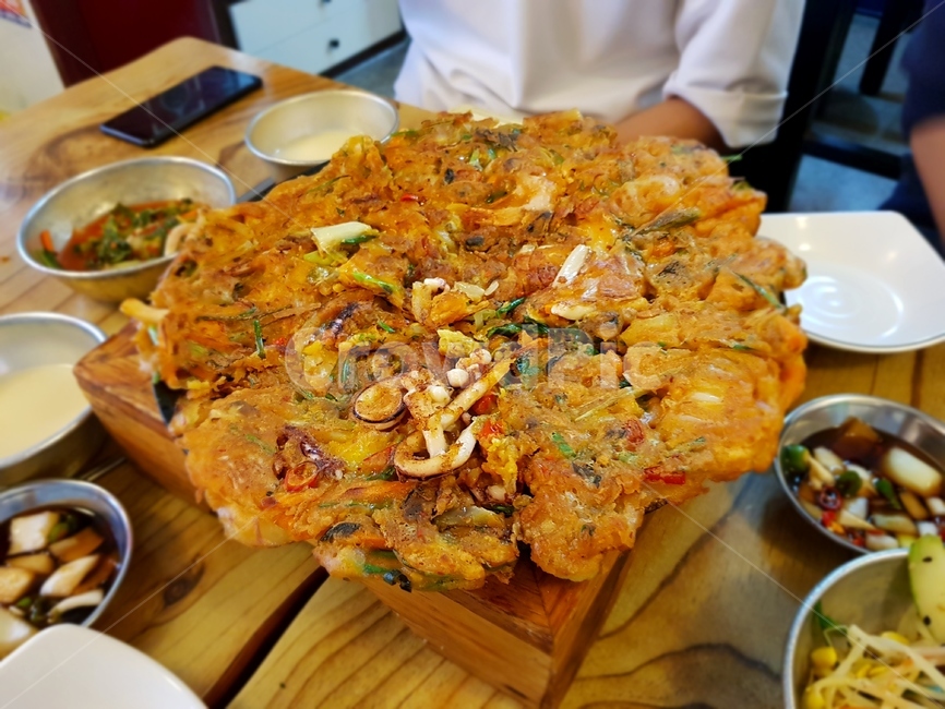 음식,부침개,전,김치전,김치부침개,koreapancake,한식,지짐이,koreanfood,food,음식,식재료,요리,food,cook,meal,dishes,food reserves,한식,한국음식,한국요리,korean food,korean dishes,korean meal,korean cook