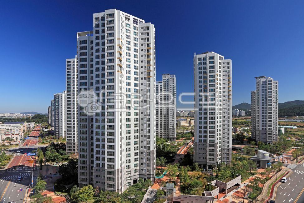 hyundai,city,dwelling,Cheongna International City,construct,house,Exterior,parcel out,building,Newtown,Western,Apartment complex,modern architecture,only,sight,new apartment,sky,Incheon,real estate,downtown,outdoor,environment,korea,new city,road name,int
