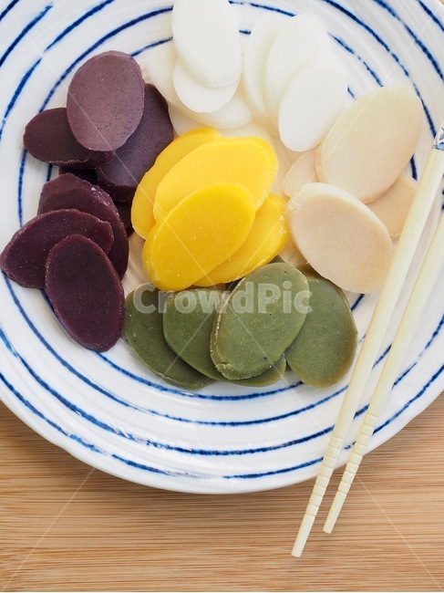 떡국떡,가래떡,한국음식,식품,한식,한국문화,한국,배경,음식문화,웰빙,문화,아시아,아시아음식,접시,전통,설날,추석,음식,추석음식,설날음식,명절,명절음식,떡,koreanfood,korea,koreanculture,food,background,foodculture,wellbeing,culture,asia,asianfood,dish,tradition,ricecake,한국전통,한국문화,korean traditional,korean culture,음식,식재료,요리,food,cook,meal,dishes,food reserves,한식,한국음식,한국요리,korean food,korean dishes,korean meal,korean cook