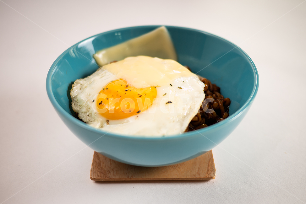 짜장라면,짜장,라면,짜치계,치즈,계란,짜장계란치즈,간편식,집밥,음식,요리,자취생요리,자취요리,혼밥,체다치즈,계란후라이,맛있는,고소한,짜장면,자장면,음식,식재료,요리,food,cook,meal,dishes,food reserves,면류,면요리,noodles
