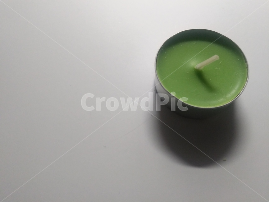 초,양초,사물,물건,촛불,오브젝트,thing,object,감성,정물,조명,색감,연두색,녹색,초록색,풀색,분위기,색깔,색상,색채,colorsense,colorsensitivity,인테리어,실내디자인,interior,design,힐링,심지,그림자,구도