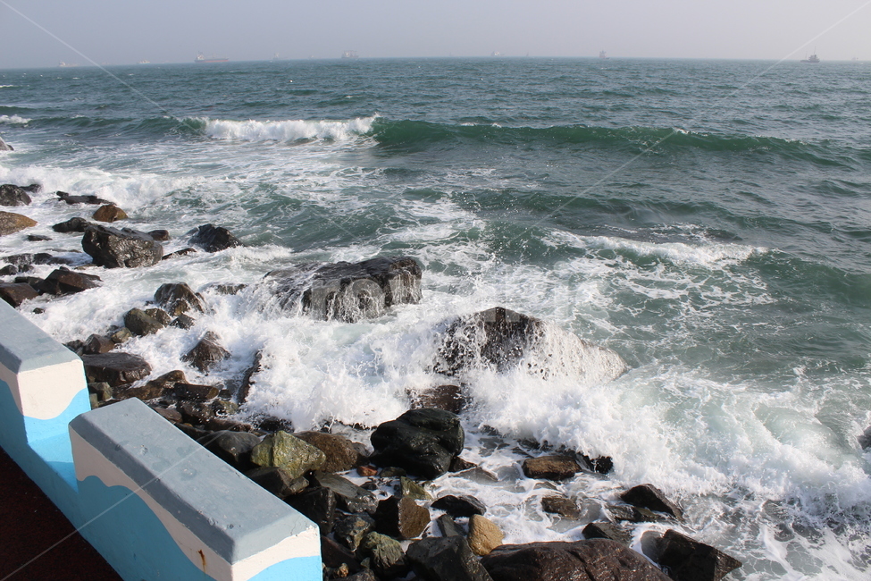 바닷가,갯바위,파도,파도치는바다,바위와파도,자연,풍경,nature,landscape,sea,바다,outdoors,옥외,ocean,대양,water,물,sea waves