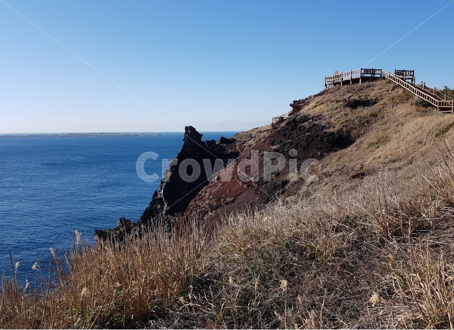 제주도,서귀포,겨울제주도,주상절리,송악산,송악산둘레길,올레길,제주바다,제주송악산,푸른바다,파란하늘,맑은하늘,하늘,올레10코스,바다,물,바닷물