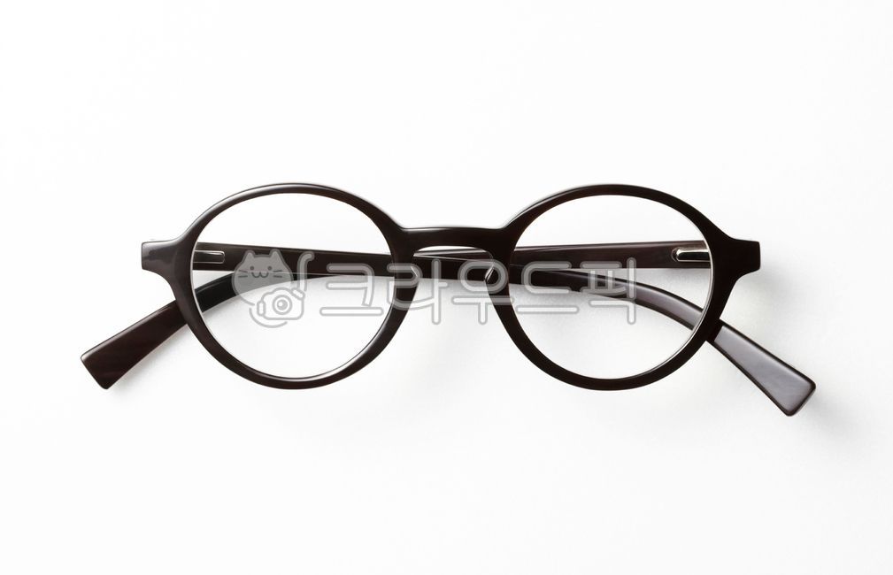 UV protection,eye protection,accessories,farsighted,blue light,film,lutein,eye health,glasses,drooling,reading glasses,round black frame,round glasses frame,protect,nearsighted,black frame