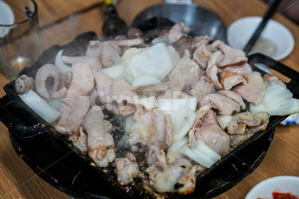 곱창,막창,고기,불판,술안주,음식,식재료,요리,food,cook,meal,dishes,food reserves,육류,고기,meat,한식,한국음식,한국요리,korean food,korean dishes,korean meal,korean cook