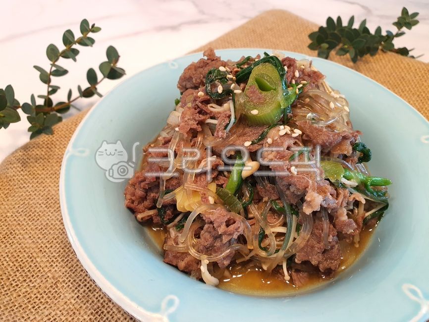 Bulgogi,eucalyptus,Homemade Bulgogi,beef,Enoki Mushroom,light blue plate,food,koreanfood,bulgogi