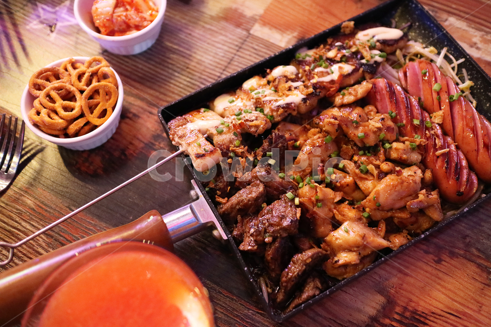 플레이팅,plating,바베큐,소세지,구이,레스토랑,restaurant,음식,food,pork,고기,소시지,음식,식재료,요리,food,cook,meal,dishes,food reserves,육류,고기,meat