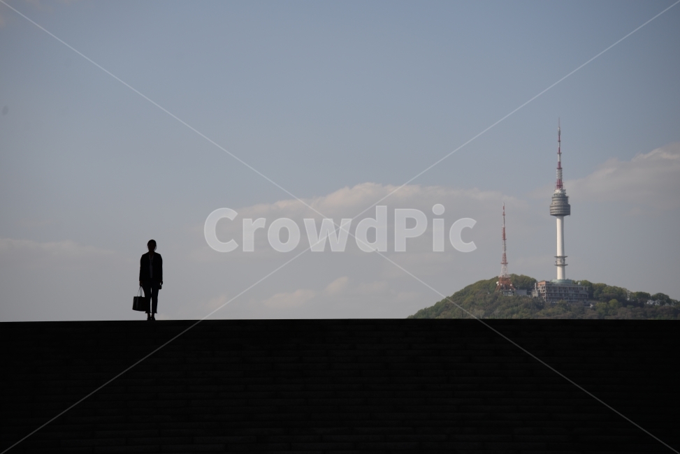 실루엣,인물,서울,한국,관광지,여행,박물관,타워,그림자,건축,자연,대한민국,국내여행,랜드마크,인물사진,랜드마크,landmark,tourist attraction,한국랜드마크,한국관광지,한국명소,korea landmark,korea tourist attraction,사람,인물,인간,human,person,인물실루엣,사람실루엣,character silhouette,human silhouette,steeple,뾰족한 탑,architecture,건축물,tower,탑,spire,첨탑,building,건물