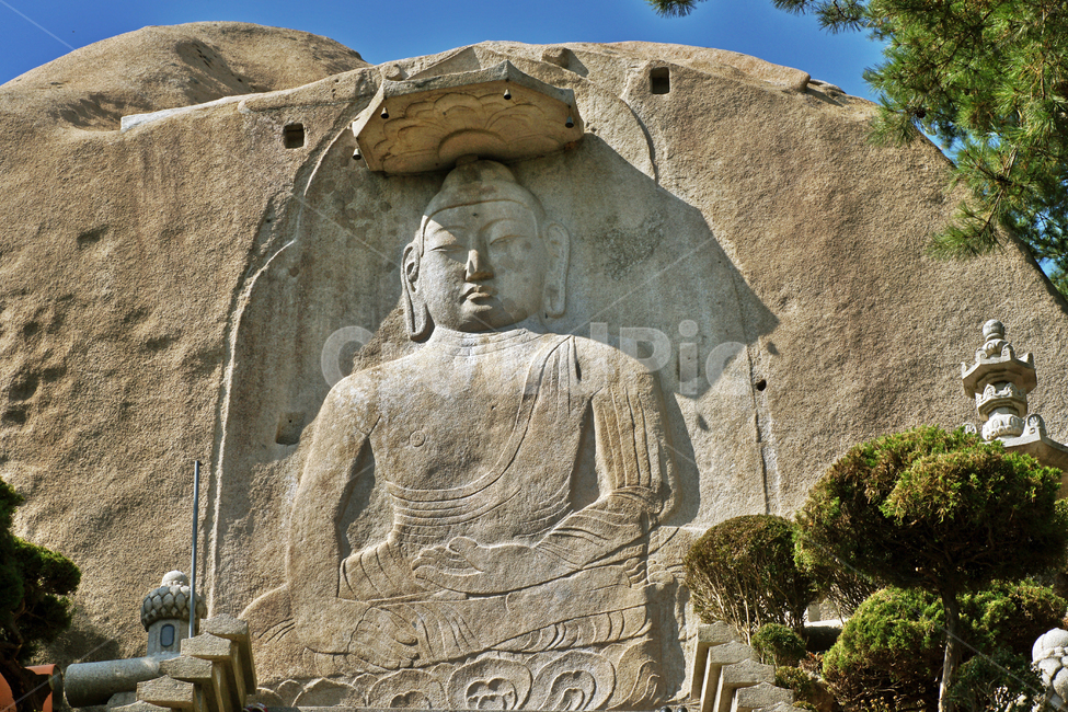 승가사,삼각산,마애여래좌상,고려시대,보물제215호,마애불,천개석,석가모니,항마촉지인