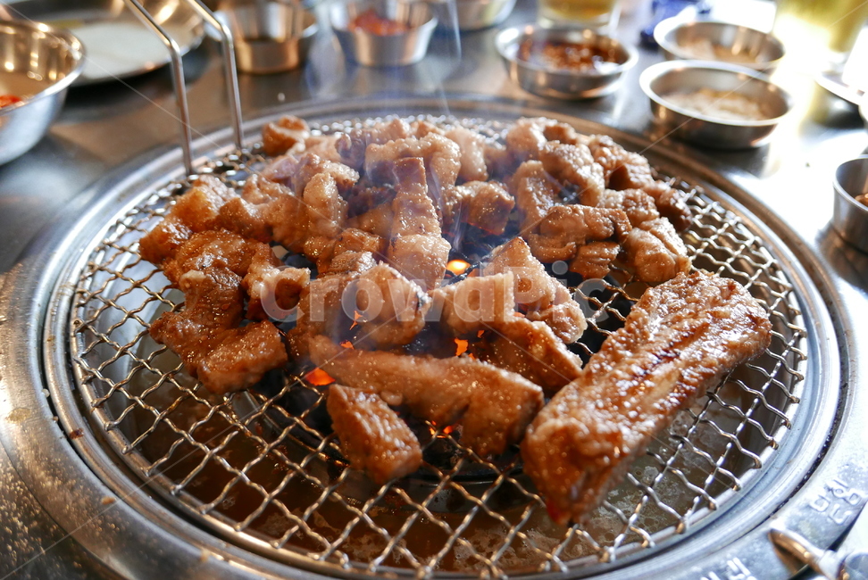 돼지고기,food,식품,육류,불,숯불구이,고기,양념고기,구이,음식,식재료,요리,food,cook,meal,dishes,food reserves,육류,고기,meat,한식,한국음식,한국요리,korean food,korean dishes,korean meal,korean cook