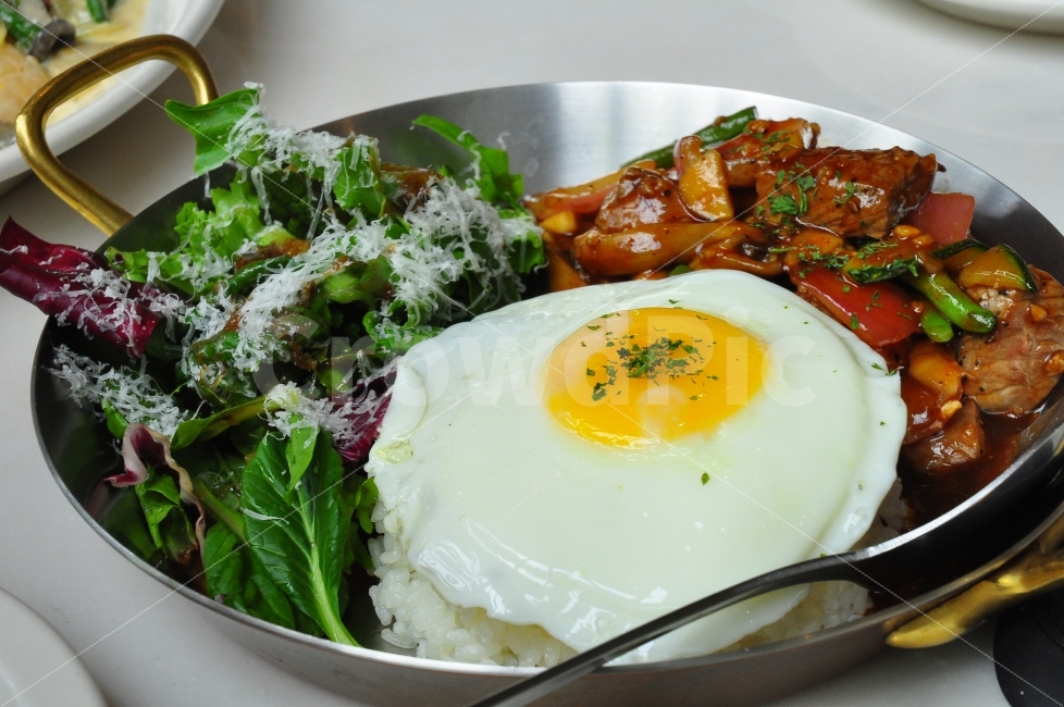 음식,점심,큐브스테이크,계란,밥,브런치,여름,레스토랑,샐러드,food,restaurant,cube,steak,cubesteak,egg,rice,brunch,summer,salad,음식,식재료,요리,food,cook,meal,dishes,food reserves,양식,서양음식,서양요리,western food,western dishes,western meal,western cook