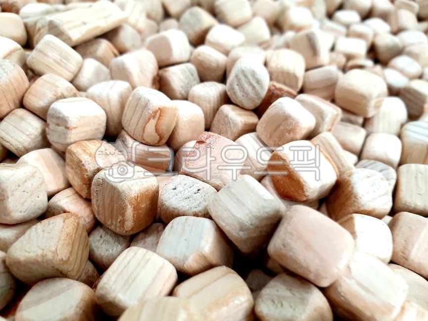 square,cypress tree,piece,tree,debris,decomposition,Cypress wood carving,wood carving