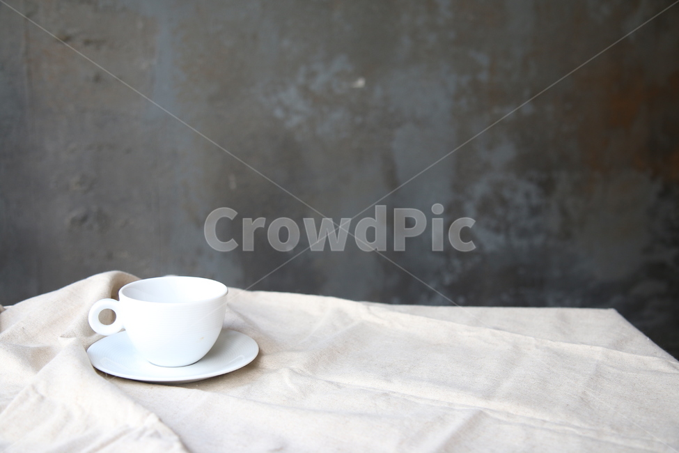 커피,라떼,컵,카페,감성,하얀머그,화이트머그,화이트컵,하얀컵,아침,coffee,cafe,mug,morning,커피,카페,coffee,cafe,감성,sensible,feeling
