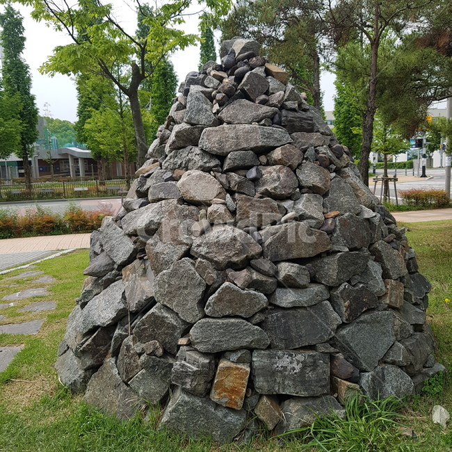 돌탑,소원,자연,여름,돌,조각상,동상,석상,조형물,statue,bronze statue,stone statue