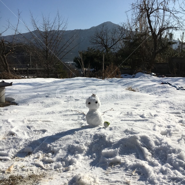눈사람,눈,눈밭,작은눈사람,겨울,snow,snowman