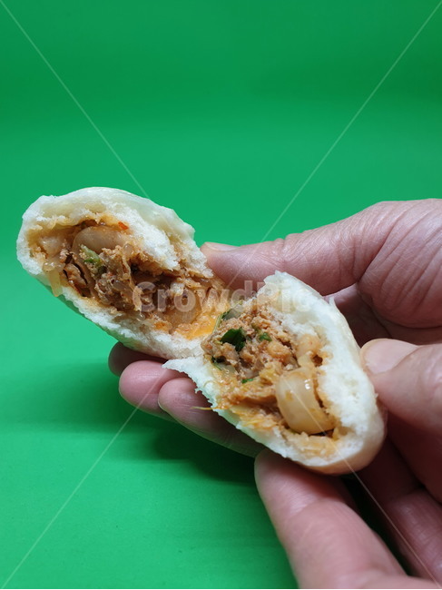 만두,분식,왕만두,김치만두,스티로품,누끼,사물,오브젝트,object,군것질,간식,후식,디저트,먹는거,먹는것,요리,레시피,recipe,food,손,손가락,손동작,푸드,cook,사람,인물,인간,human,person,신체일부,몸,body,음식,식재료,요리,food,cook,meal,dishes,food reserves
