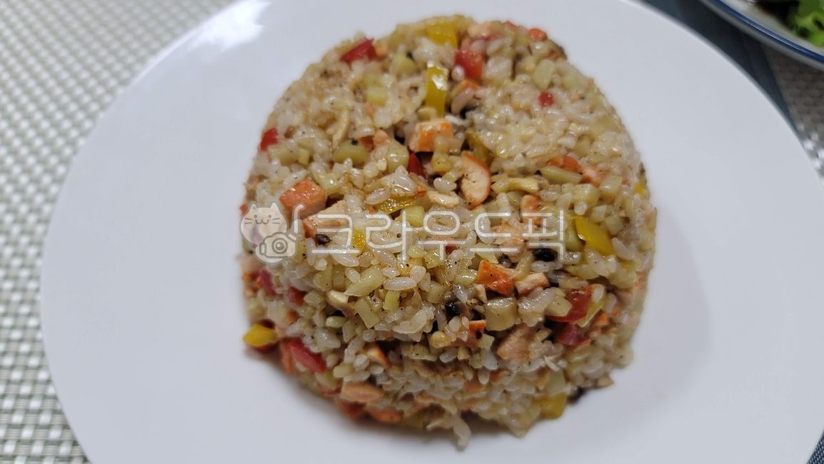 Self fried rice,Ham fried rice,Korean,Chicken breast dish,Chinese food,rice,Vegetable Fried Rice,food,fried rice,10 minutes cooking,grain