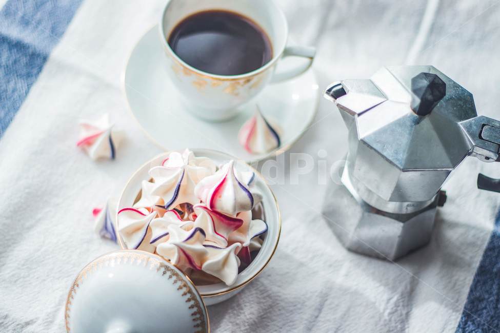 머랭,디저트,커피,coffee,meringue,sweets,과자,food,커피컵,coffeecup,음식,식재료,요리,food,cook,meal,dishes,food reserves,디저트,간식,후식,dessert,snack,감성,sensible,feeling