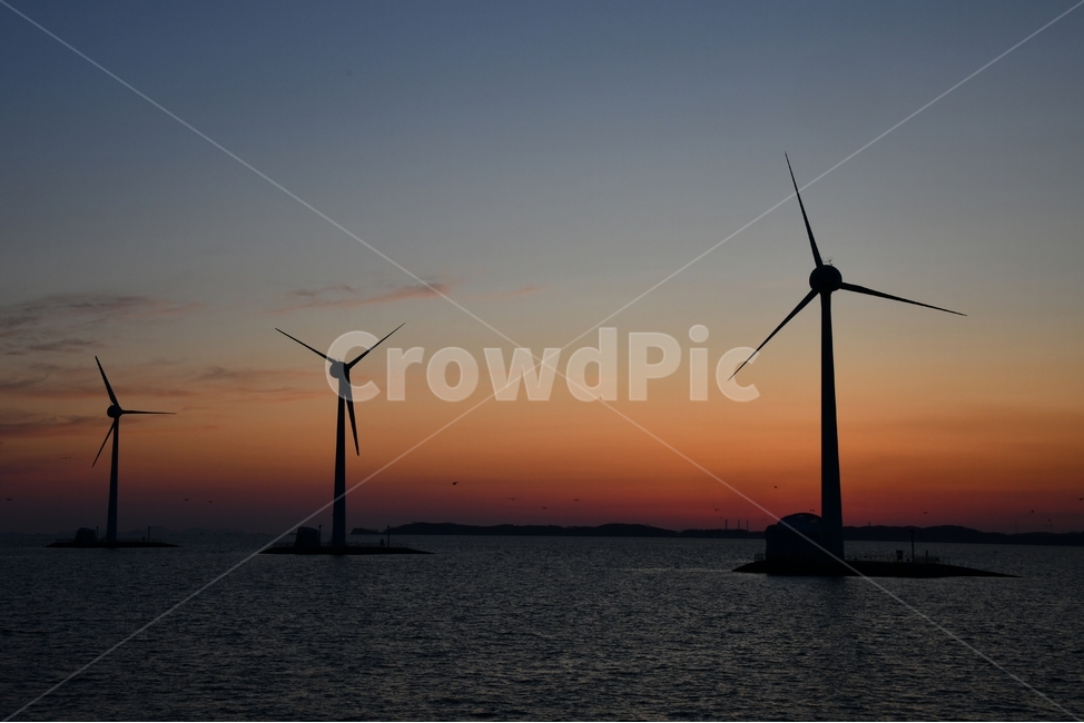 탄도항,풍력발전기,석양,노을,훙경,바다,에너지산업,energy industry,motor,모터,engine,엔진,machine,기계,turbine,터빈,wind turbine,풍력 터빈