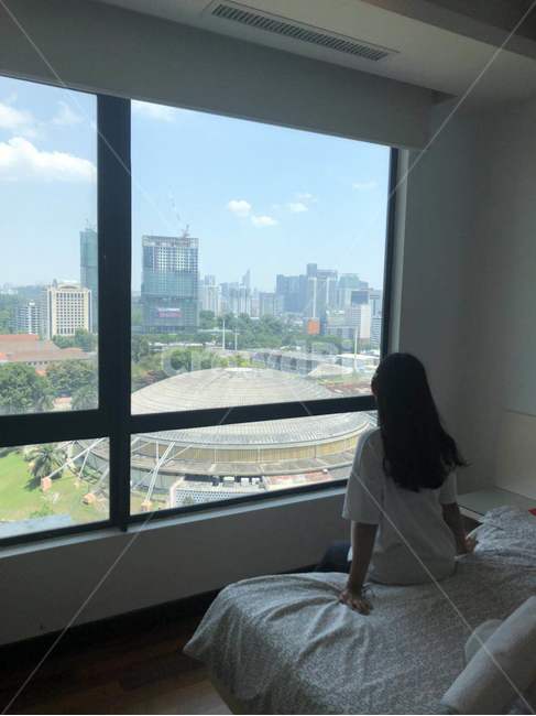 앉은여자,여자뒷모습,풍경보는모습,sittingwomen,backside,사람,인물,인간,human,person,여성,여자,woman,female,lady,여행,휴가,traveling,vacation,trip