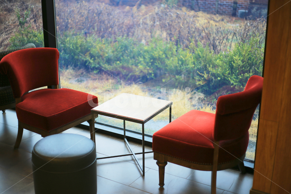 chair,의자,furniture,가구,빨간의자,카페,카페안,테이블,스툴,스톨