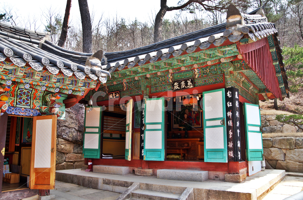 산신각,수세전,자장암,통도사,말사,산내암자,산사,사찰,자장동천,영축산,암자,자장율사,금와보살,전각,민간신앙,한국전통,한국문화,korean traditional,korean culture,종교,신앙,religion,belief,faith,건축물,건물외관,exterior,building,structure,architecture,construction
