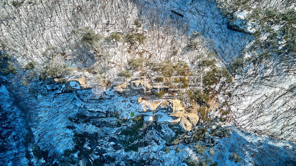 수락산,경기도,남양주,겨울산,설산,눈,자연,풍경,야외,옥외,트레킹,쾌청,산꼭대기,능선,등산,항공촬영,드론촬영,바위산,겨울,겨울풍경,suraksanmountain,gyeonggido,namyangju,wintermountain,snow,nature,landscape,outdoor,trekking,pleasure,topofmountain,ridge,mountainclimbing,aerialshooting,droneshooting,rockmountain,winter,winterscenery