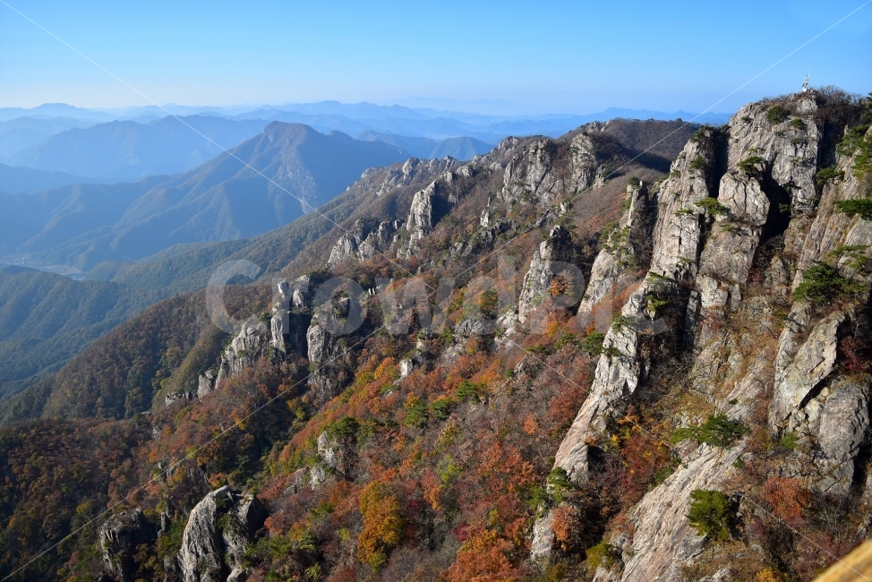 대둔산,가을,풍경,단풍,탐방,도립공원,빨간단풍,파란하늘,가을색,오색,울긋불긋,알록달록,그림같은,칼라풀,뷰티플,아름다운,힐링,감성,자연,정취,산세,명산,100대명산,nature,산,등산,트레킹,풍경사진,비경,경치,가을사진,가을색채,가을의정취,맑음,청명,가을날씨,경관,기암,암봉우리,mountain,금산,완주,논산,낙조대,낙조산장,마천대,케이블카,가을,계절,fall,autumn,season,자연,풍경,nature,landscape,한국자연풍경,한국자연경관,korea nature landscape,outdoors,옥외,mountain range,산맥