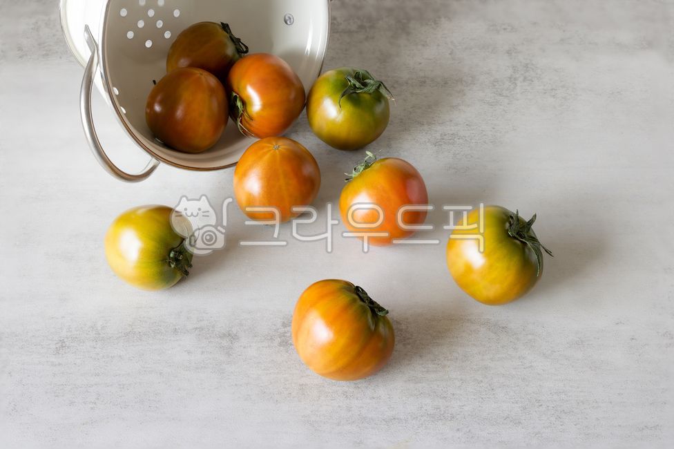 fruit,recipe,tomato,No people,vegetable,inside,Daejeo Tomato,gray,copy space,Food Ingredients,diet,cooking,table,organic,close up,green,health,many,food,vegetarianism,background,high angle,fresh,object