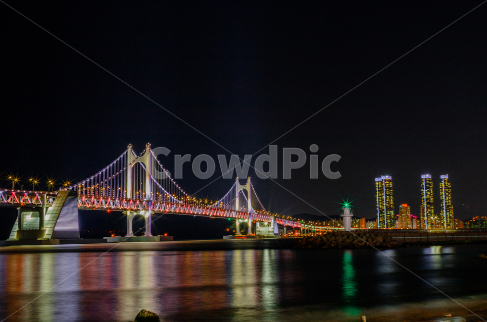 광안대교,야경,부산,바다,다리,밤풍경,야경,밤,풍경,nightscape,night,landscape,건축물,건물외관,exterior,building,structure,architecture,construction,건물,bridge,urban,어반,town,도시,city,시티,metropolis,중심지