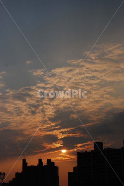 하늘,노을,일몰,구름,sunset,sky,cloud,도시,풍경,city,landscape,한국도시풍경,한국도시경관,korea cityscape,실루엣,그림자,silhouette,shadow,nature,자연,outdoors,옥외,dusk,황혼,dawn,새벽,red sky,붉은 하늘,sunlight,햇빛