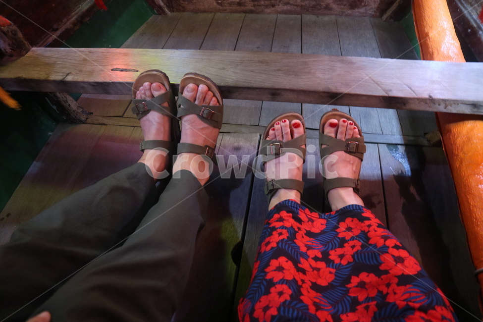 샌들,신발,foot,clothing,apparel,sandals,shoes,red