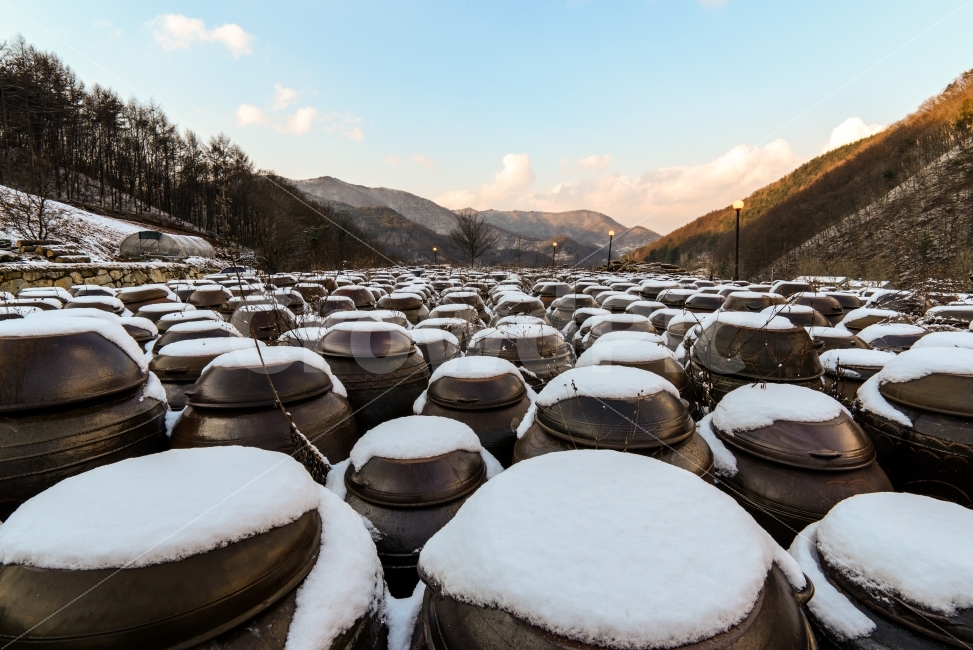 풍경,설경,설경사진,장독대,풍경사진,겨울,계절,winter,season,한국전통,한국문화,korean traditional,korean culture