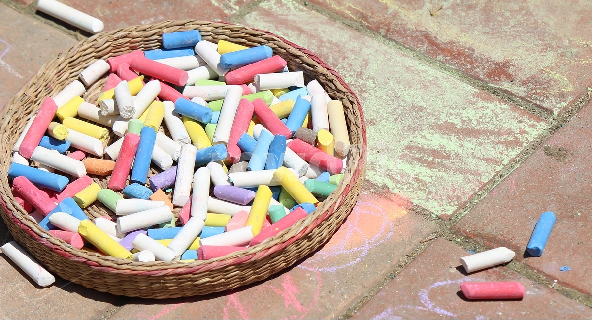 분필,칼라,노랑,빨강,흰색,낙서,색상,놀이,놀이터,어린이집,chalk,graffiti,분필가루,색칠놀이,coloringplay
