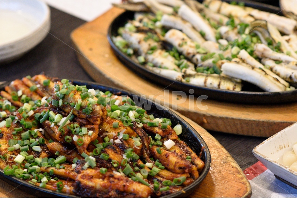 장어,양념구이,소금구이,민물장어,요리,음식,음식,식재료,요리,food,cook,meal,dishes,food reserves,수산물,해산물,fishery products,seafood,한식,한국음식,한국요리,korean food,korean dishes,korean meal,korean cook