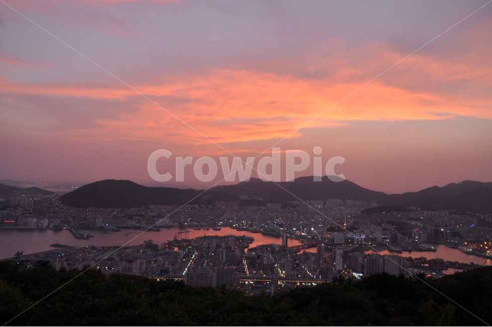 부산,영도,부산시,노을,석양,풍경,도시풍경,바다,붉은바다,구름,붉은구름,산,부산다리,landscape,sunset,busan,바다반영,붉은배경,야경,밤,풍경,nightscape,night,landscape,도시,city,한국도시풍경,한국도시경관,korea cityscape,경치,nature,자연,outdoors,옥외,scenery,aerial view,조감도
