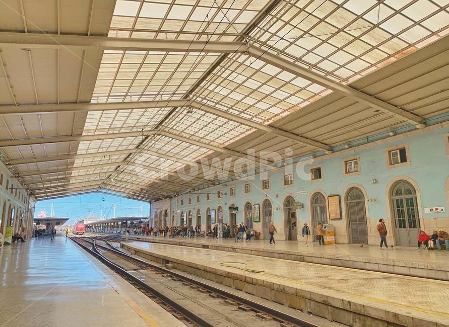 포르투갈,유럽,europe,portugal,풍경,리스본,lisbon,railstaion,staion,rail,train,기차,trainstation,기차역,transportation,교통,human,인간,person,사람
