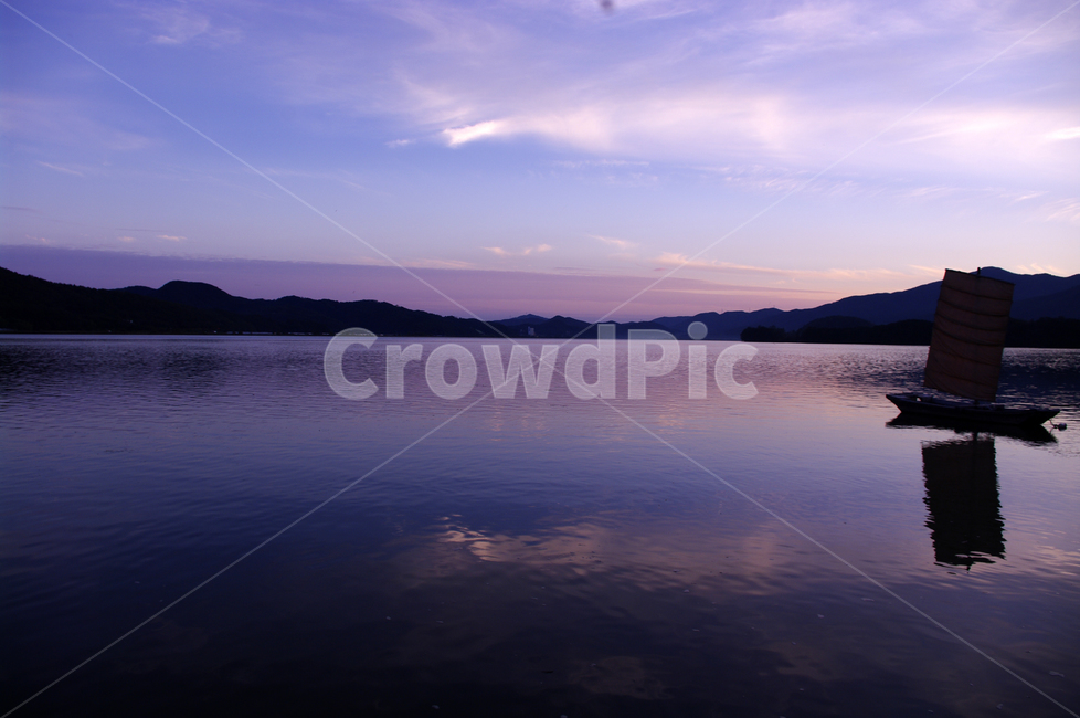 강,하늘,구름,풍경,나룻배,배,노을,sunset,color,자연,풍경,nature,landscape,한국자연풍경,한국자연경관,korea nature landscape,실루엣,그림자,silhouette,shadow,water,물,outdoors,옥외