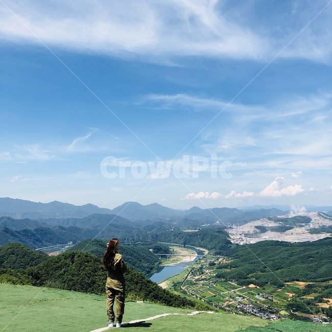 인간,사람,풍경,산,뒷모습,들,여성,여자,woman,female,lady,여행,휴가,traveling,vacation,trip