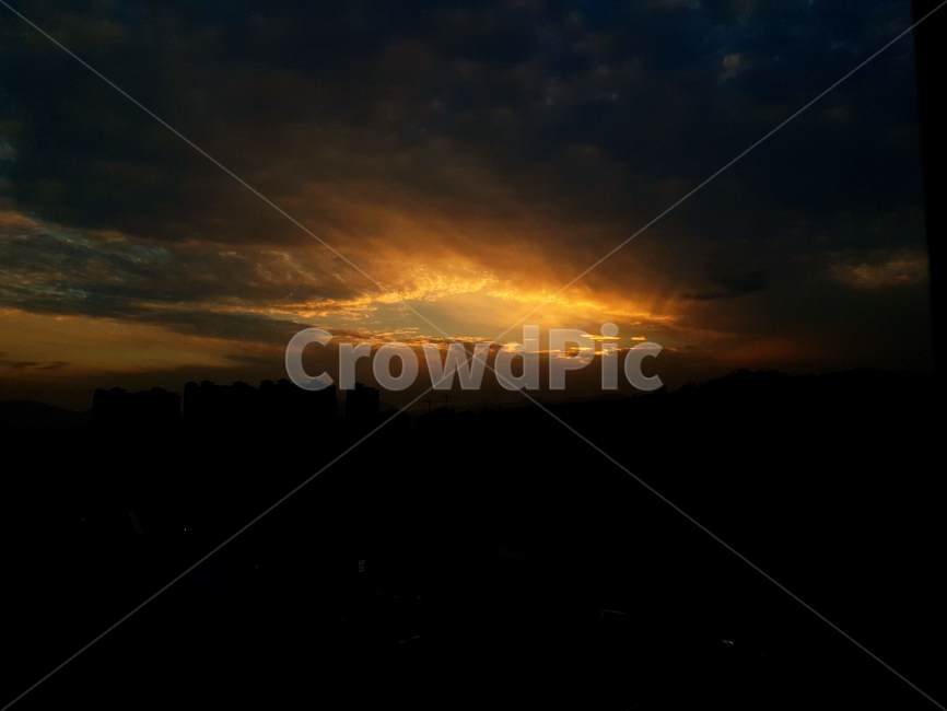 일출,일몰,하늘,구름,석양,sun,sky,cloud,신비로운,장엄한,멋진,노을,자연,햇살,자연,풍경,nature,landscape,flare,플레어,light,빛,sunlight,햇빛,outdoors,옥외,dusk,황혼,sunset,dawn,새벽,red sky,붉은 하늘