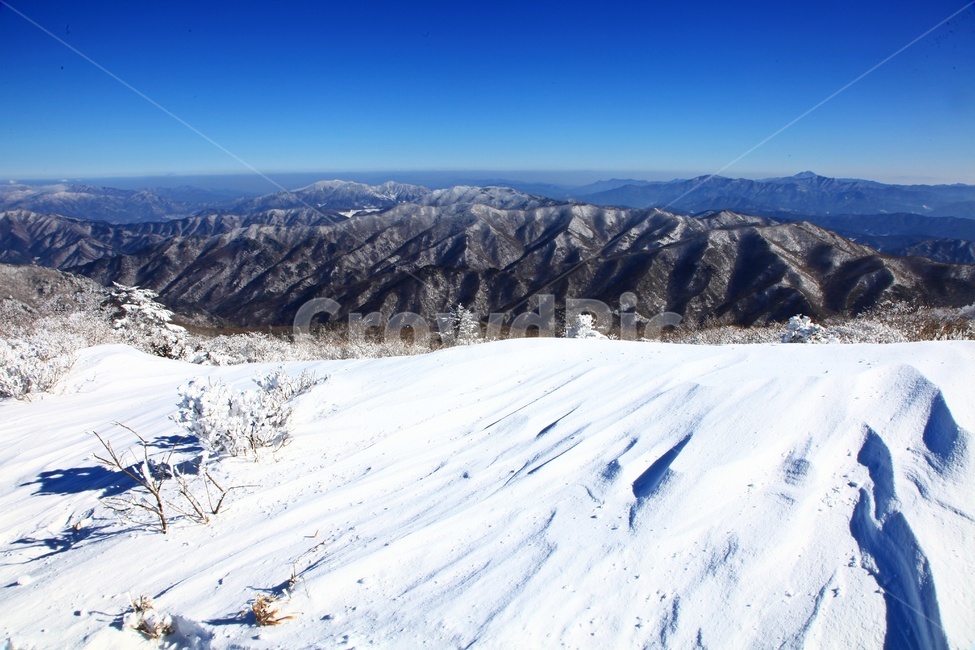 frost,서리,nature,자연,outdoors,옥외,ice,빙,mountain,산,mountainrange,산맥,glacier,빙하,snow,눈,scenery,상고대,무주,덕유산,덕유산설경,설경,설청봉,향적봉,중봉,경치,풍경,운해