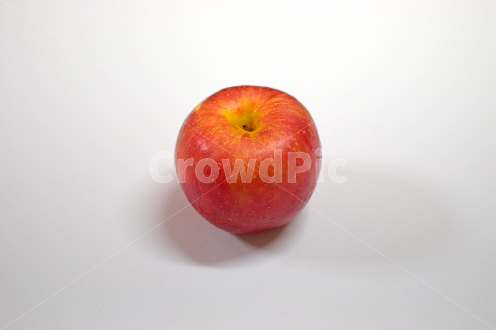 red,nutritious,apple,dessert,healthy,fruit,wellness,diet,vitamin,organic,food
